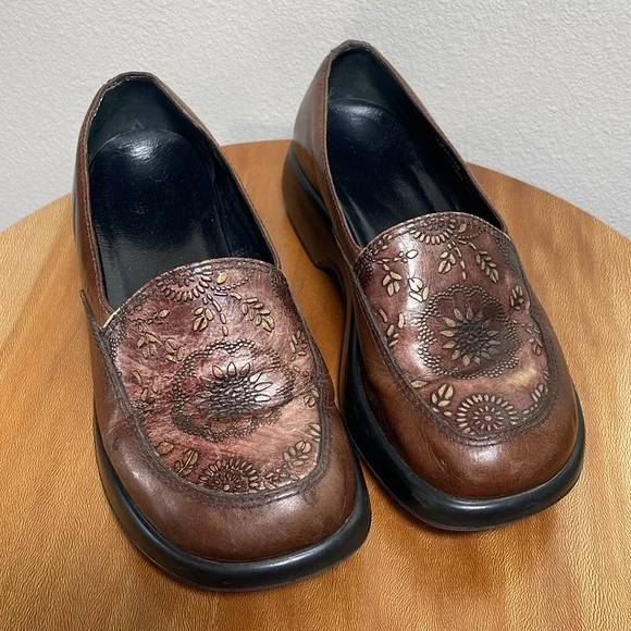 Dansko Brown Floral Mules - Picture 3 of 15